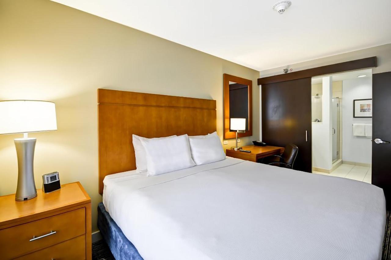 Hyatt House Naperville/warrenville 3*